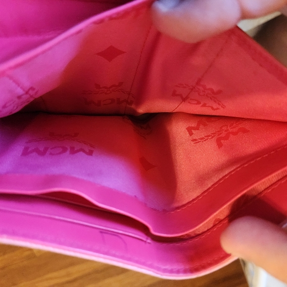 💯 AUTHENTIC MCM WALLET - Picture 15 of 16